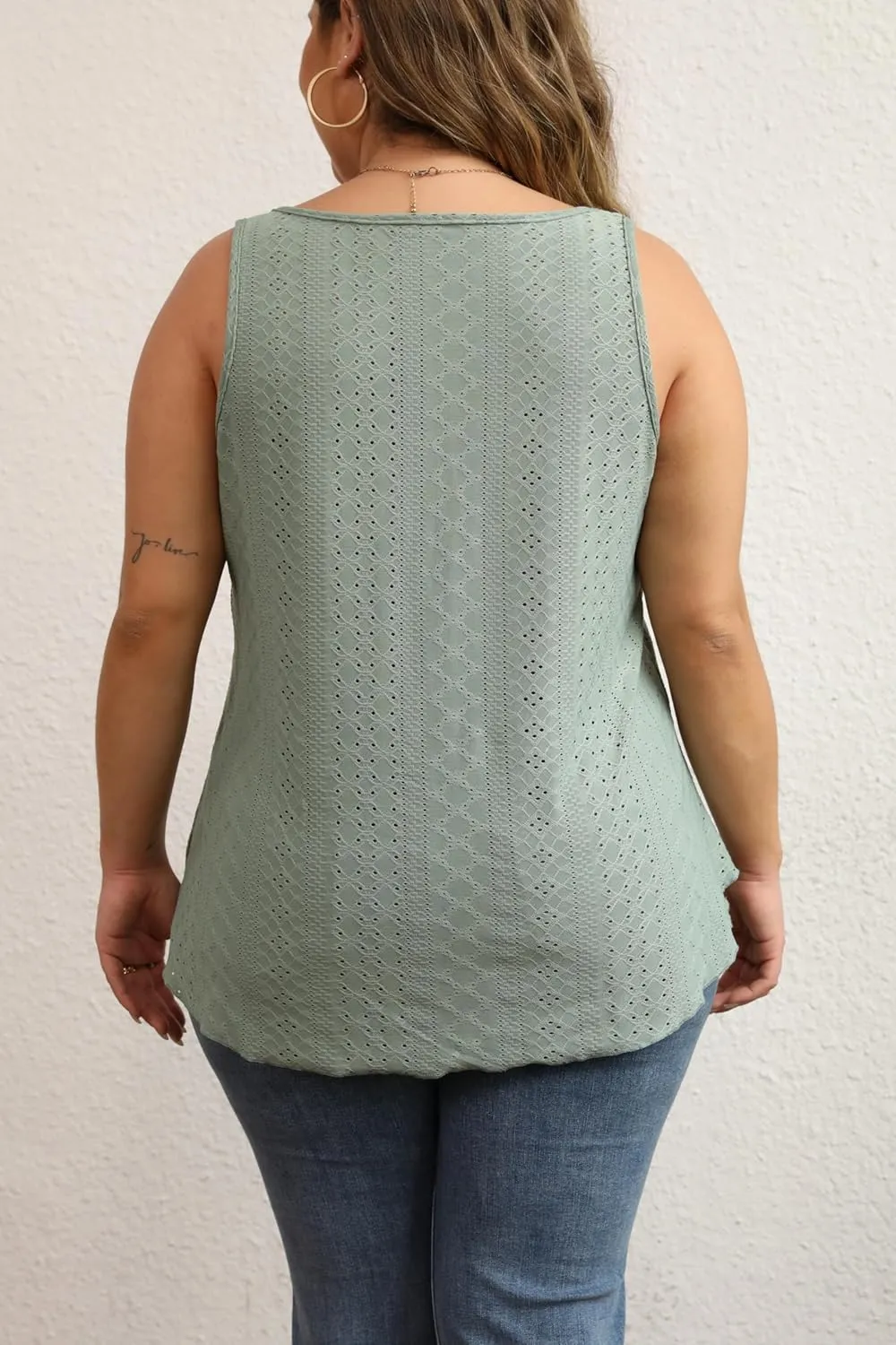 Women Plus Size Fashion Eyelet Tank Tops Flowy Scoop Neck Loose Fit Tank-Top Sleeveless Cami Camisole Shirts 1X-5X