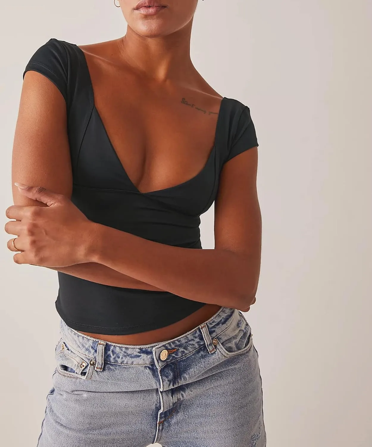 Women's Sexy Backless Crop Tank Tops Deep V Neck Short Sleeve T-Shirts Slim Fit Y2K Tops Open Back Cami Tops
